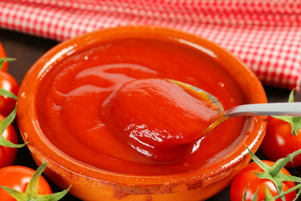 A tasty bowl of smoother tomato passata.