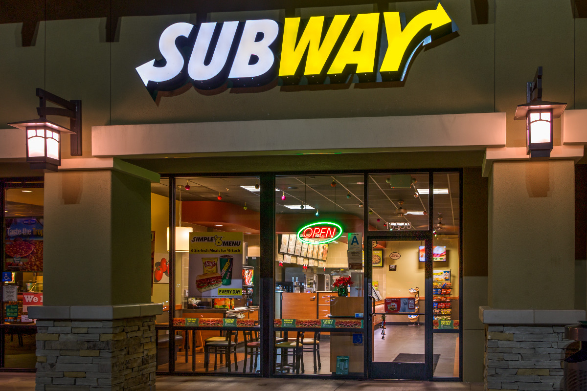 Outside view of a Subway restaurant.